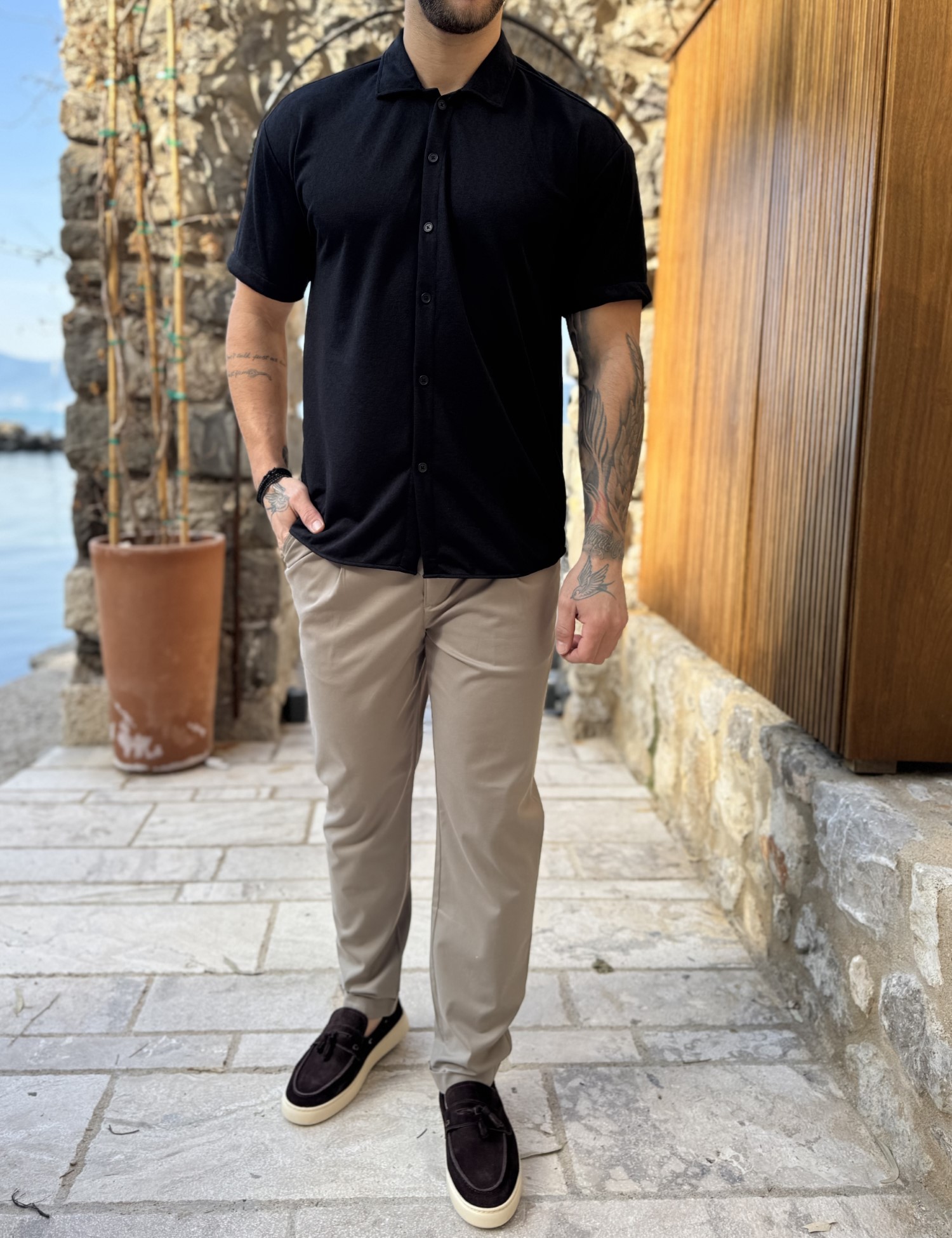 Ανδρικό μαύρο κοντομάνικο πουκάμισο RMZ19144 φωτογραφία